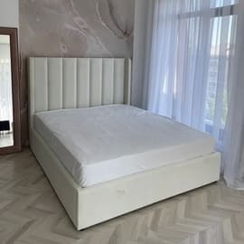 Кровать